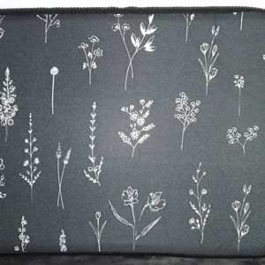 Laptop protective zip up pouch